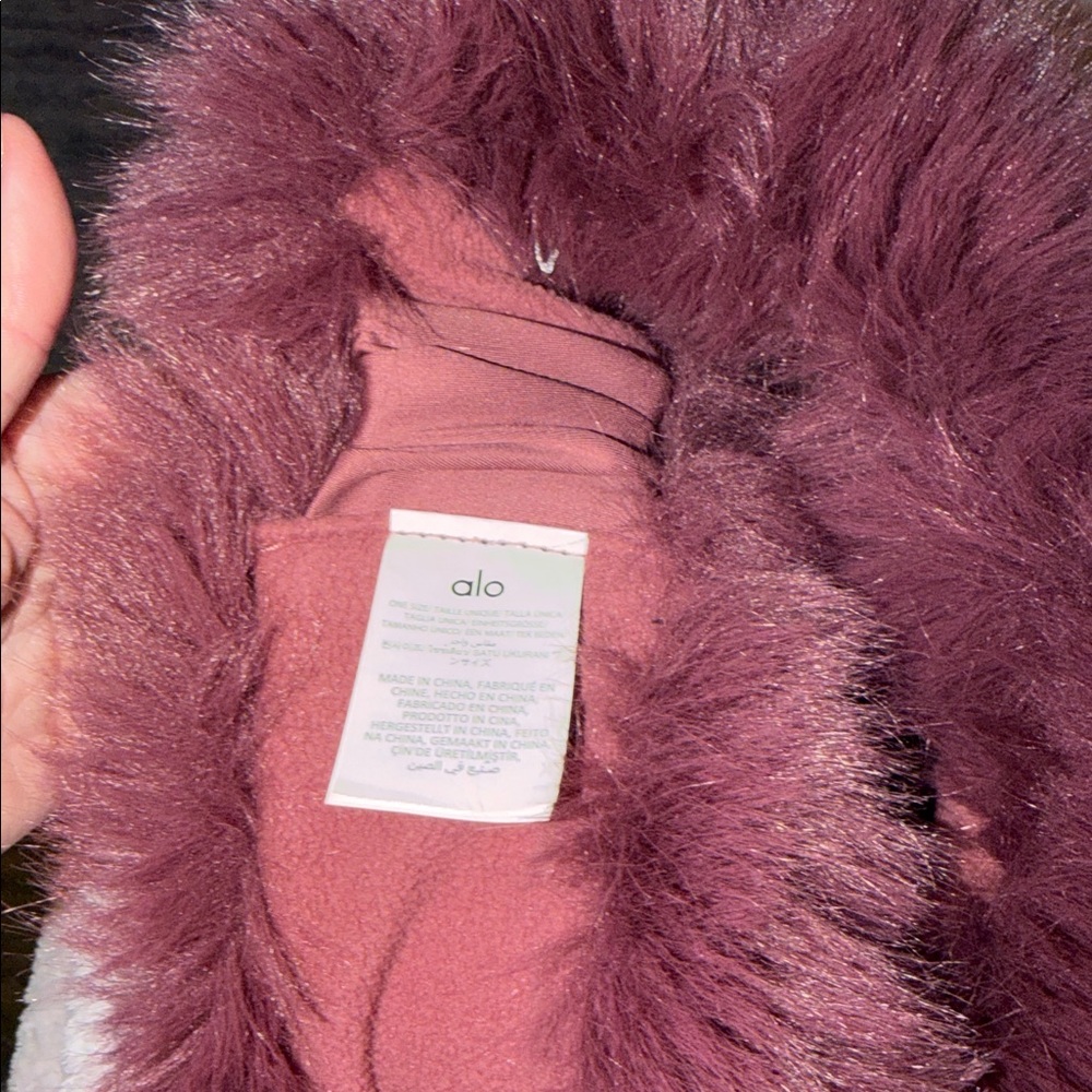 ALO Yoga Opulent Faux Fur Wintersun Headband NWOT - Picture 4 of 5